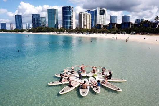 Paddleboard Yoga Class in Honolulu