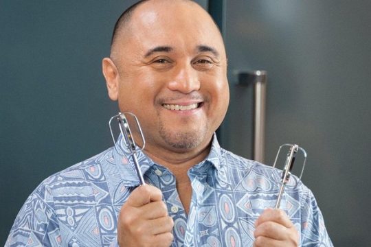 Lanai Tabura curated Aloha Plate Hawaii Food Tour with Pickup