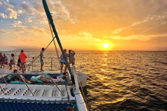 Original Sunset Cruise with Open Bar from Ka’anapali Beach