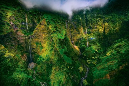 Waterfalls of West Maui and Molokai Helicopter Tour