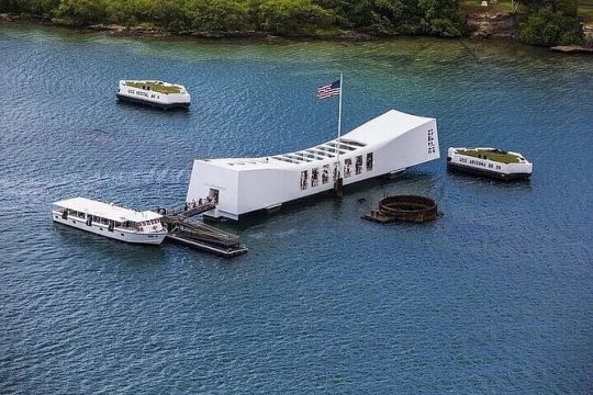 Private Pearl Harbor and Oahu Island Tour